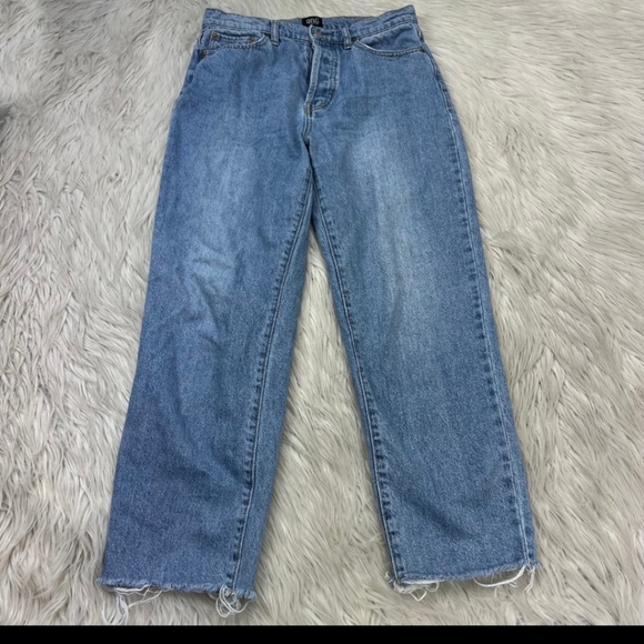 Urban Outfitters - BDG Women's Slim Straight Raw Hem Jeans - Picture 5 of 5